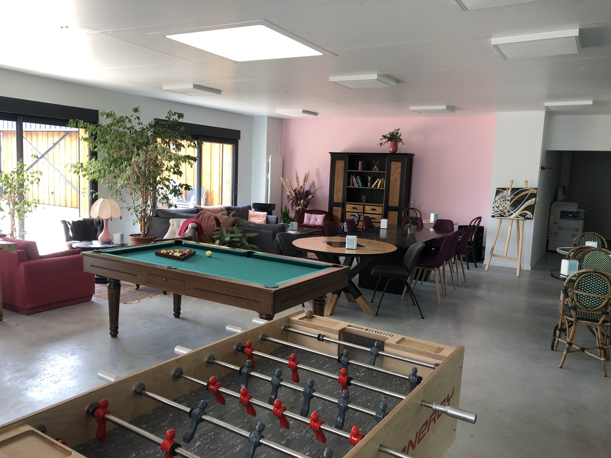 la-suite-dans-les-idees-coworking-bureau-neufchatel-en-bray-neuchatel-rouen-location-salle-de-reunion-formation-seminaire-domiciliation-stockage-forges-les-eaux-aumale-st-saens-buchy-mesnieres-foucarmont-londinieres-sommery gaillefontaine événement pro privé AG groupe petit déjeuner team building tiers lieu normandie A28 A29 container Amiens dieppe Le Havre